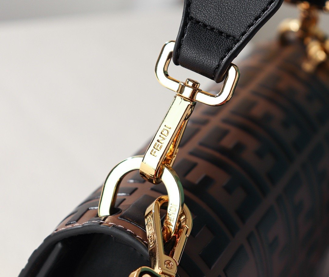 Designer Handbags Fendi 072