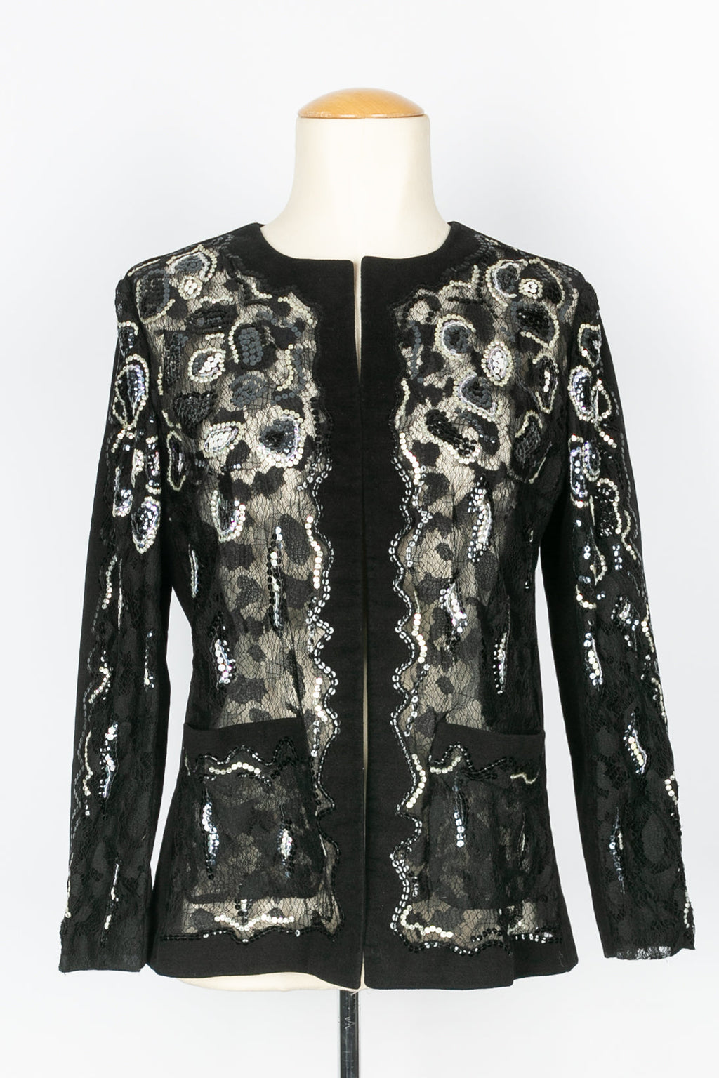 Veste �� paillettes Chanel