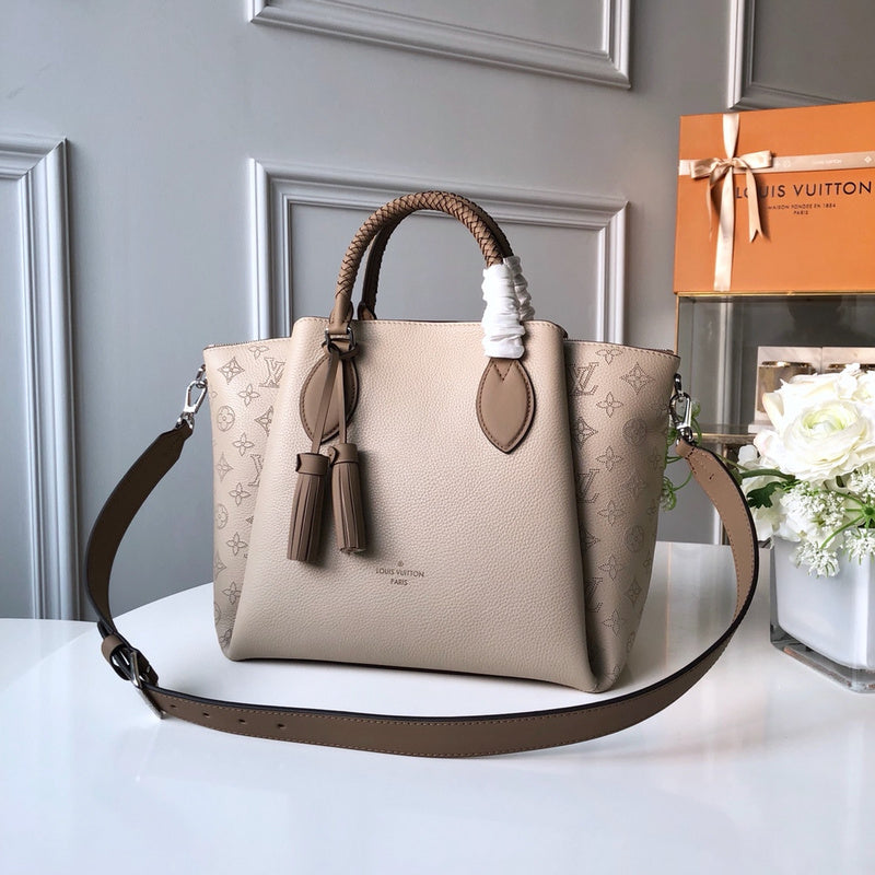 Louis Vuitton Luxury Bags 2610