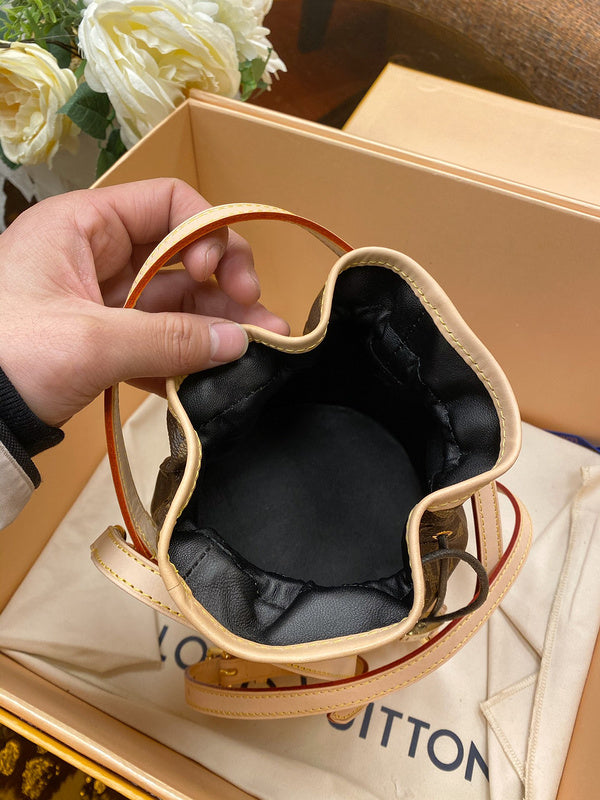 Louis Vuitton Luxury Bags 2698