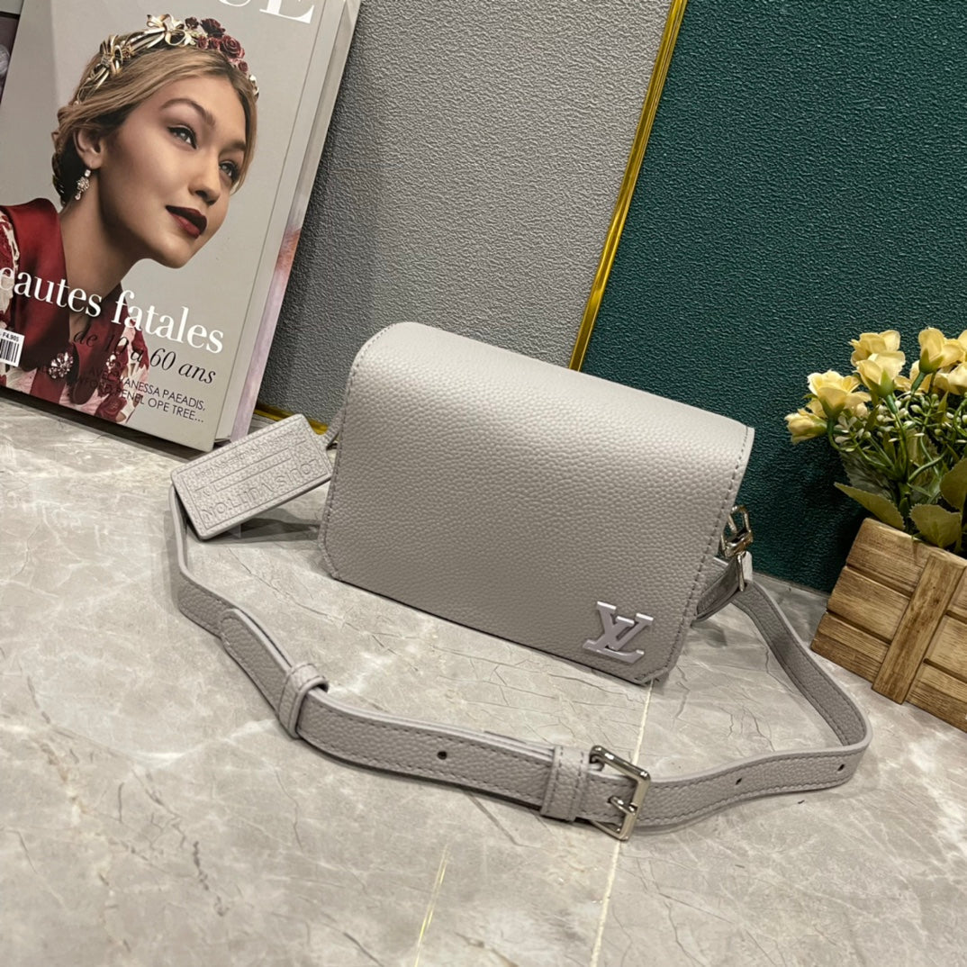Luxury Bags Louis Vuitton  865