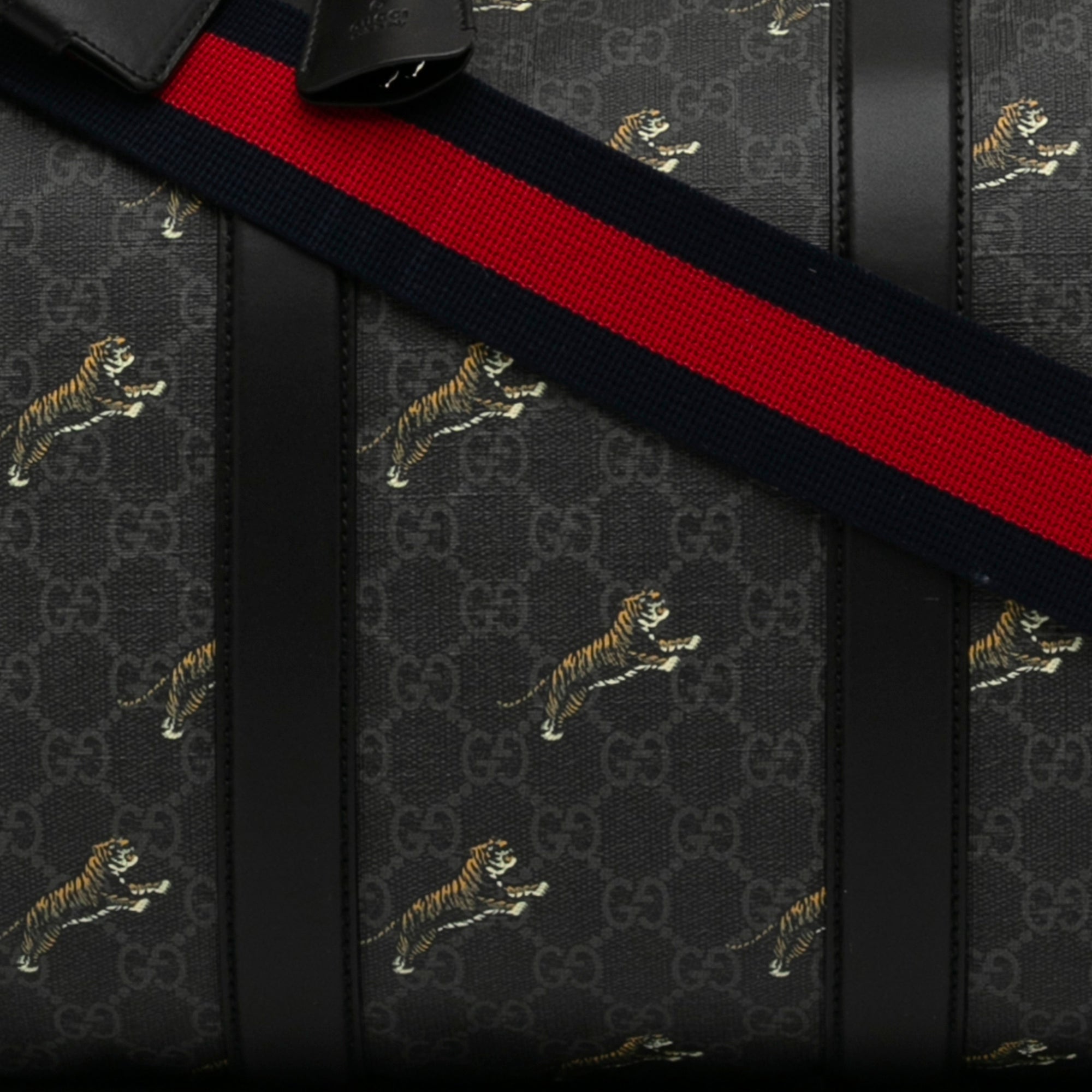 Gucci Duffle Bag Black GG Supreme Tiger Canvas
