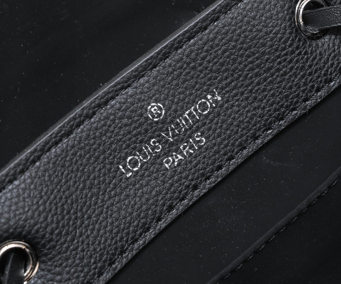 Luxury Bags Louis Vuitton  808