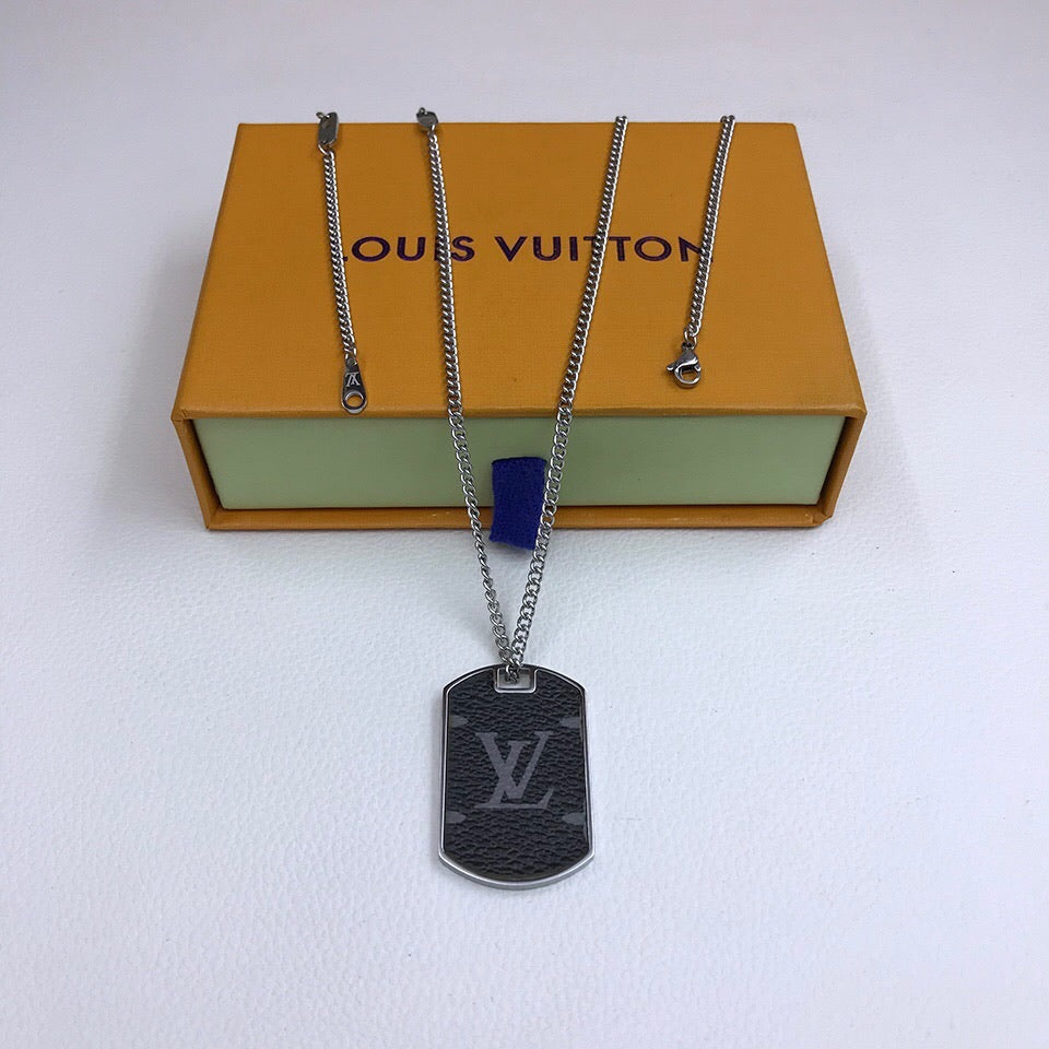 BG - Holiday Necklace louis vuitton010