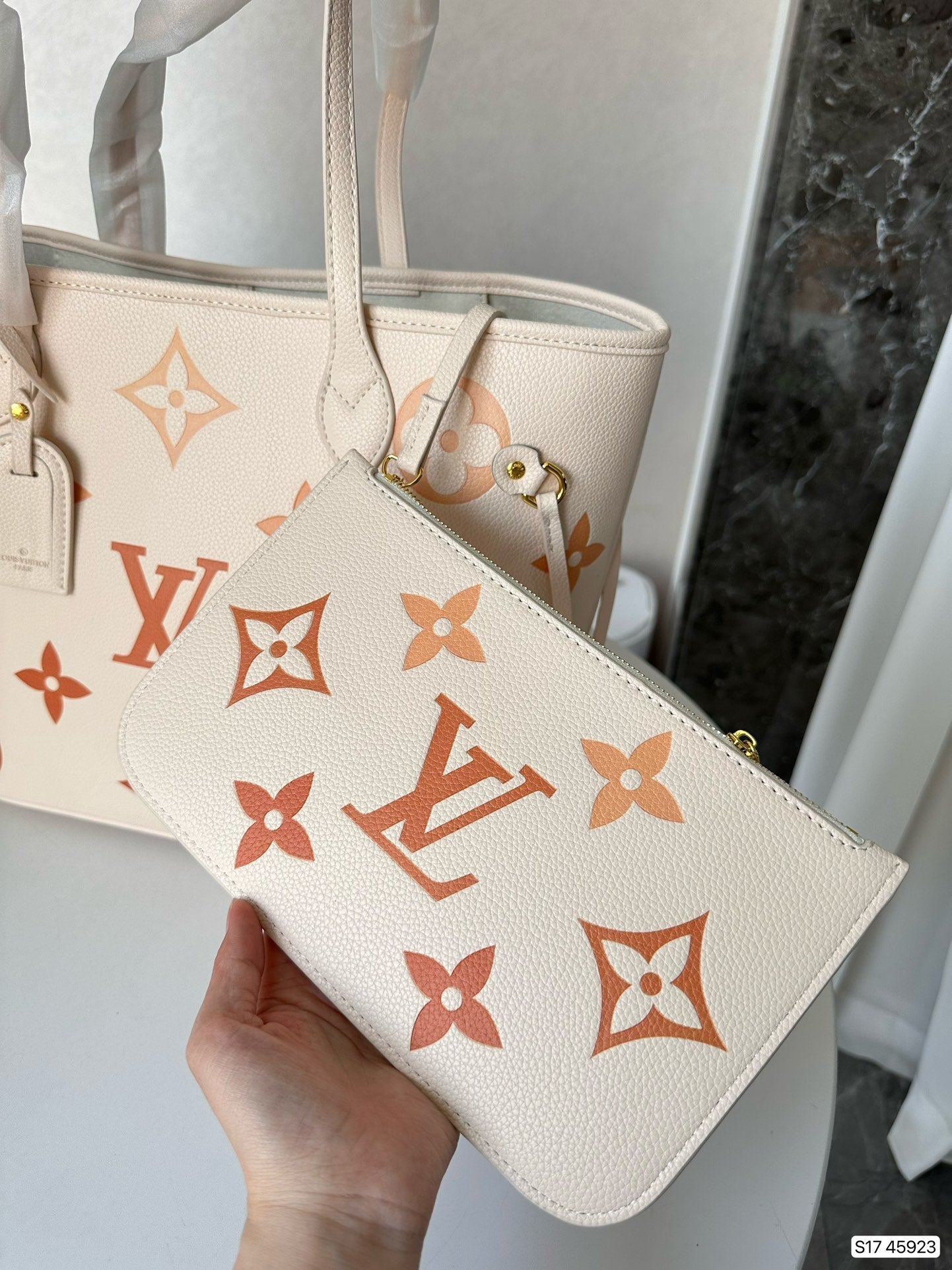 Luxury Bags Louis Vuitton  843