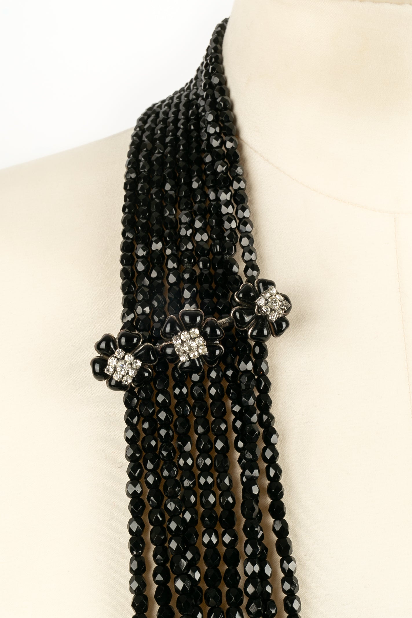 Collier cam��lias Chanel
