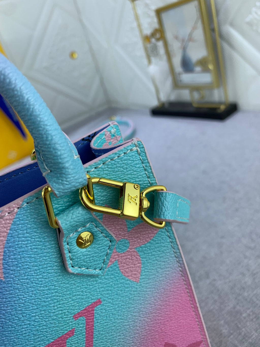 Luxury Bags Louis Vuitton  824