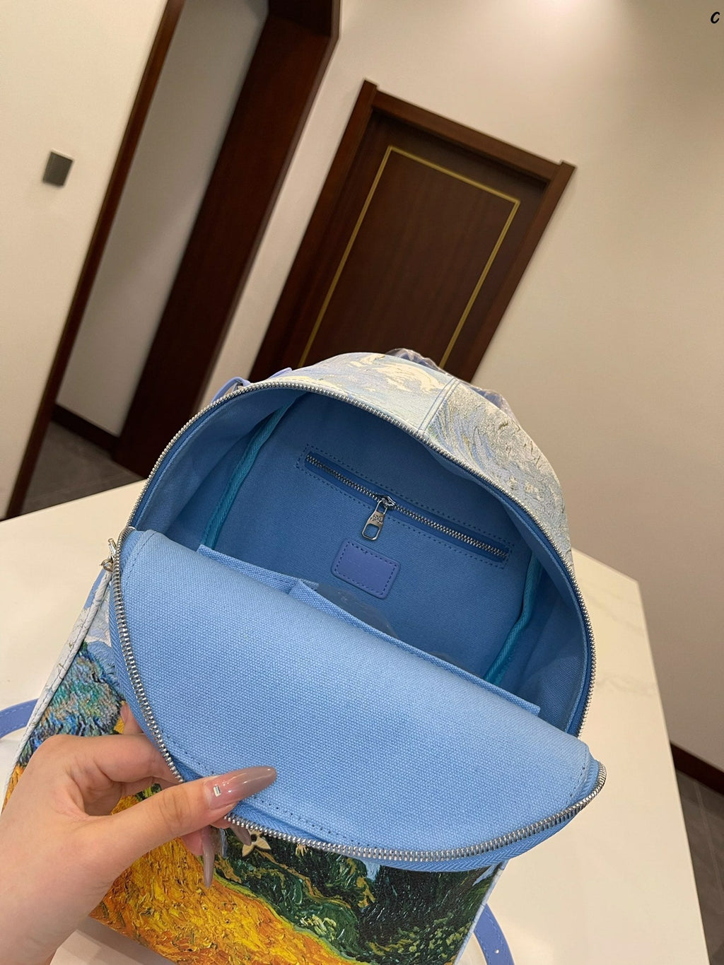 Luxury Bags Louis Vuitton  826