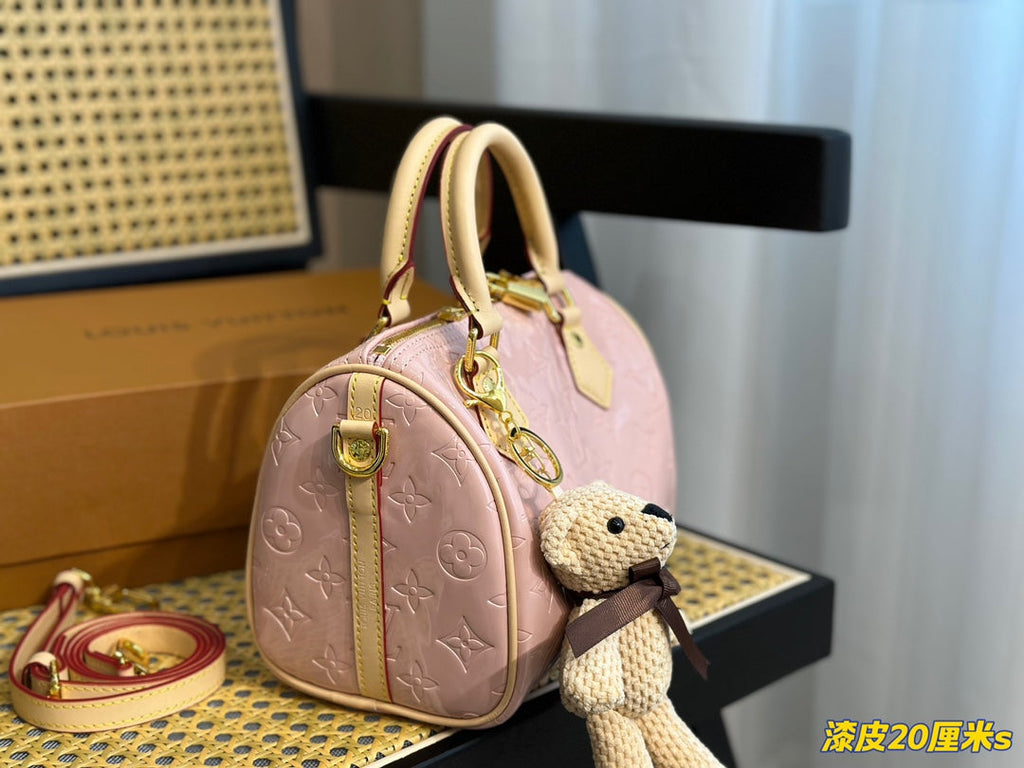 Luxury Bags Louis Vuitton  737