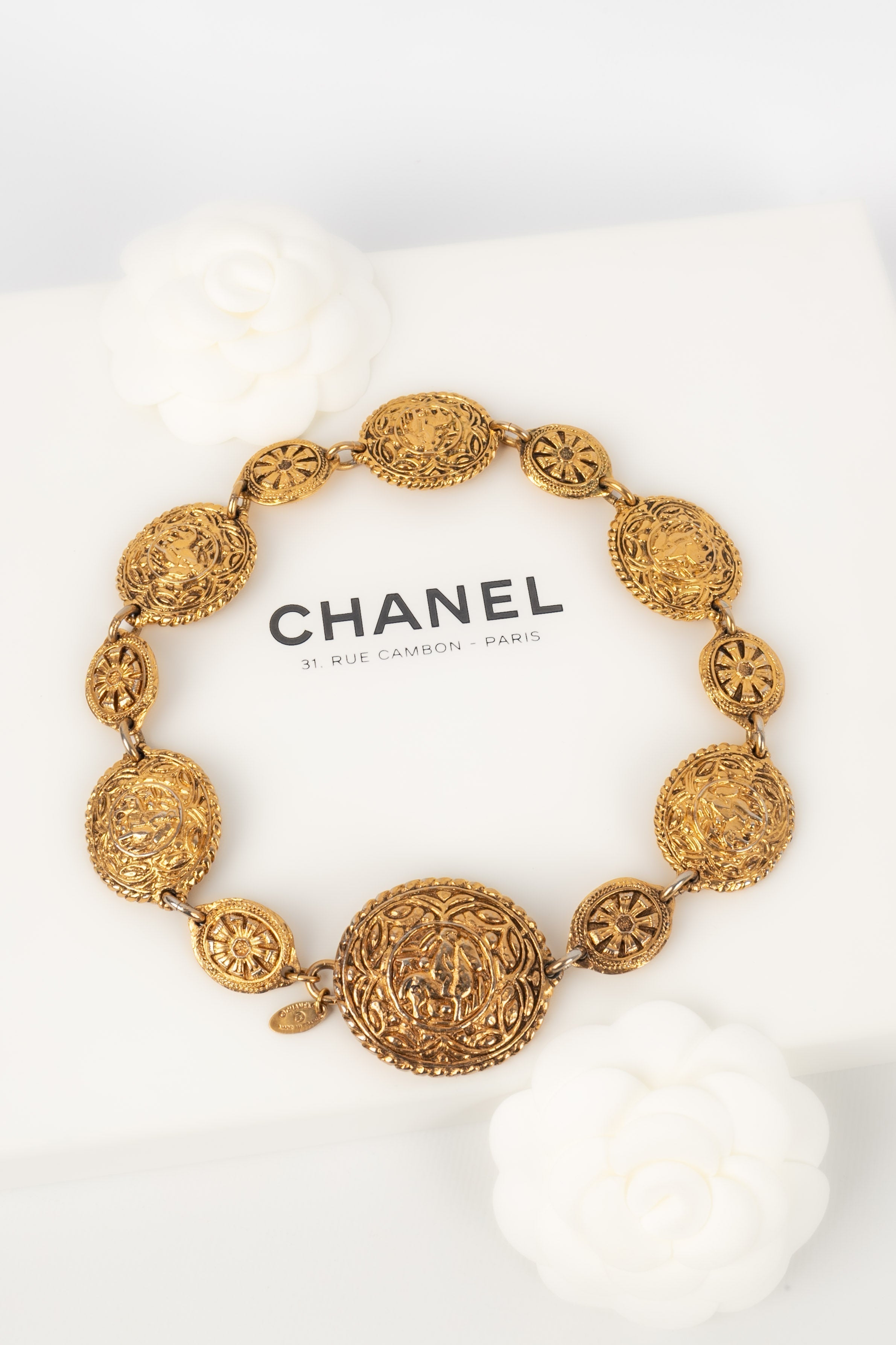 Collier dor�� Chanel 1980s