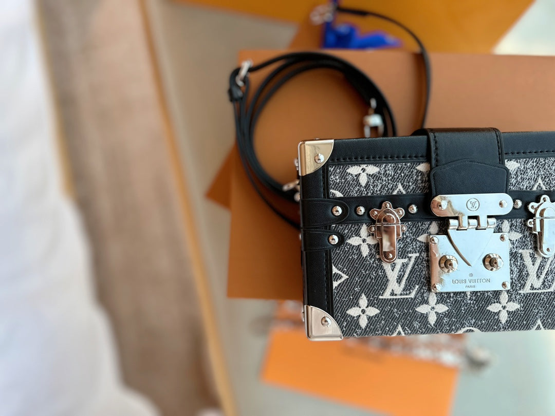 Luxury Bags Louis Vuitton  726