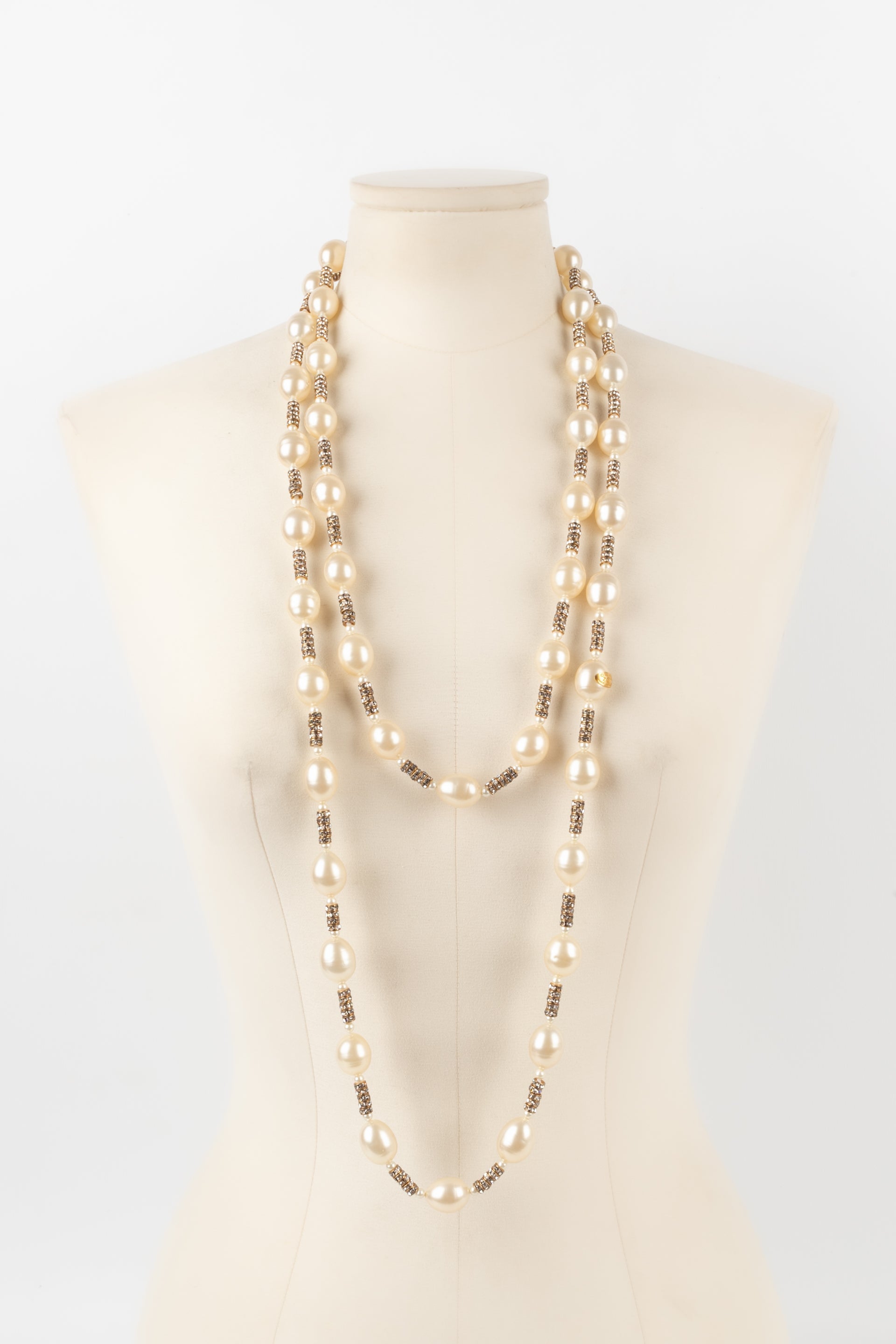 Collier de perles nacr��es Chanel 1990s