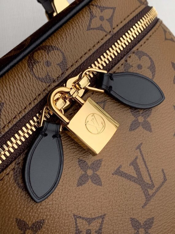 Louis Vuitton Luxury Bags 2674
