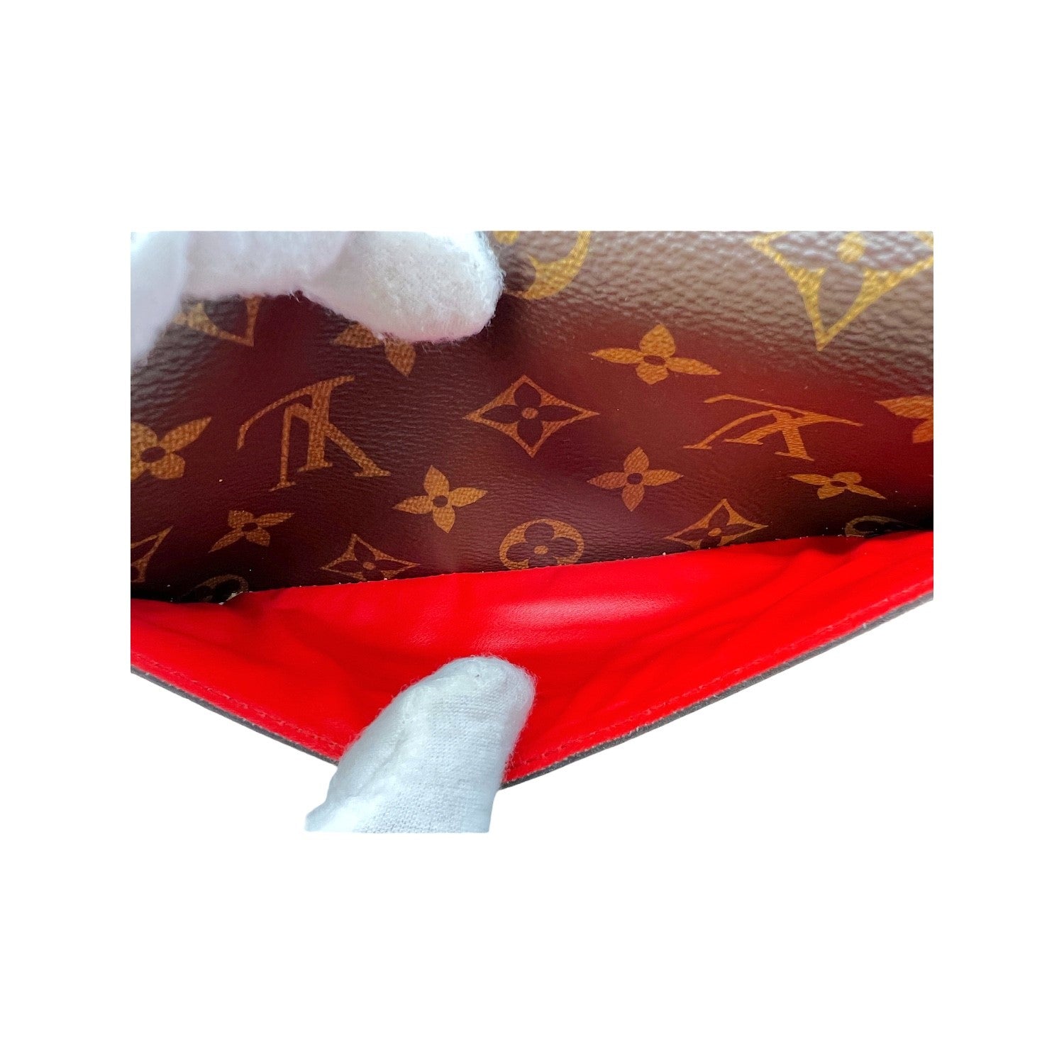 Louis Vuitton Monogram Poppy Sarah Wallet