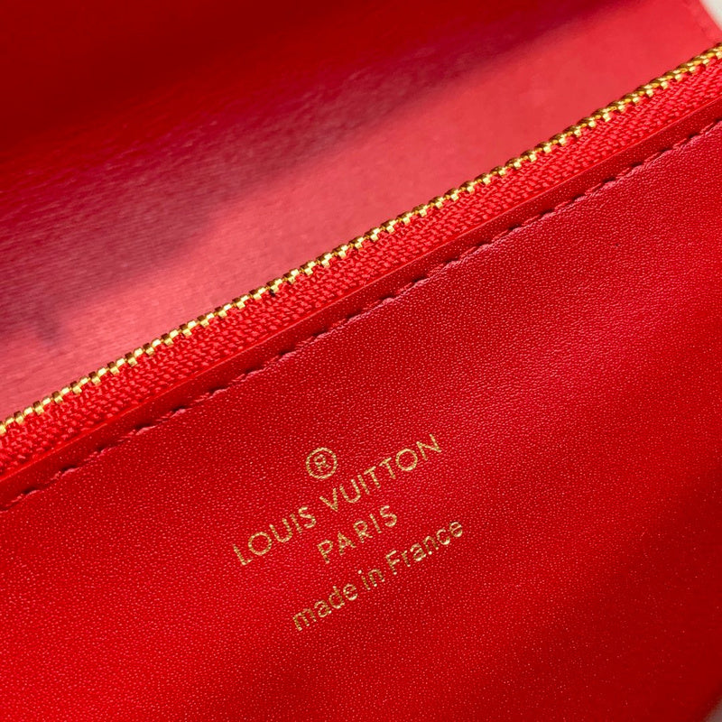 Louis Vuitton Luxury Bags 1877