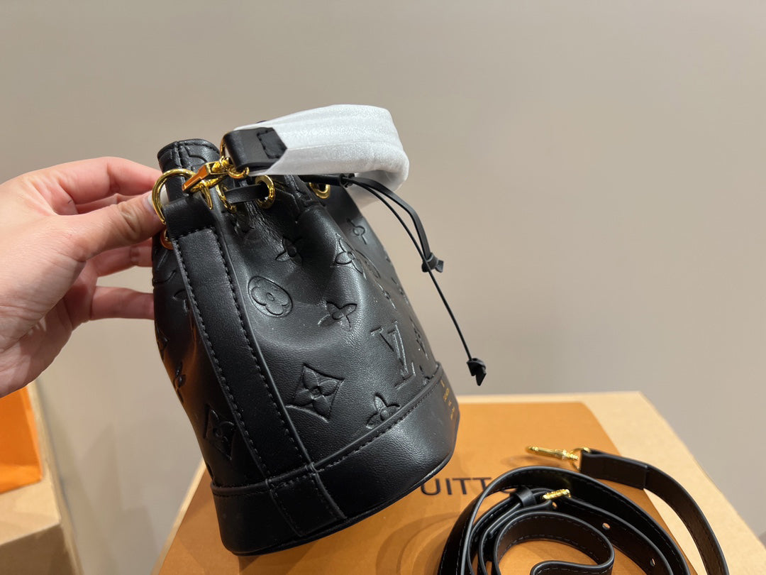 Luxury Bags Louis Vuitton  755