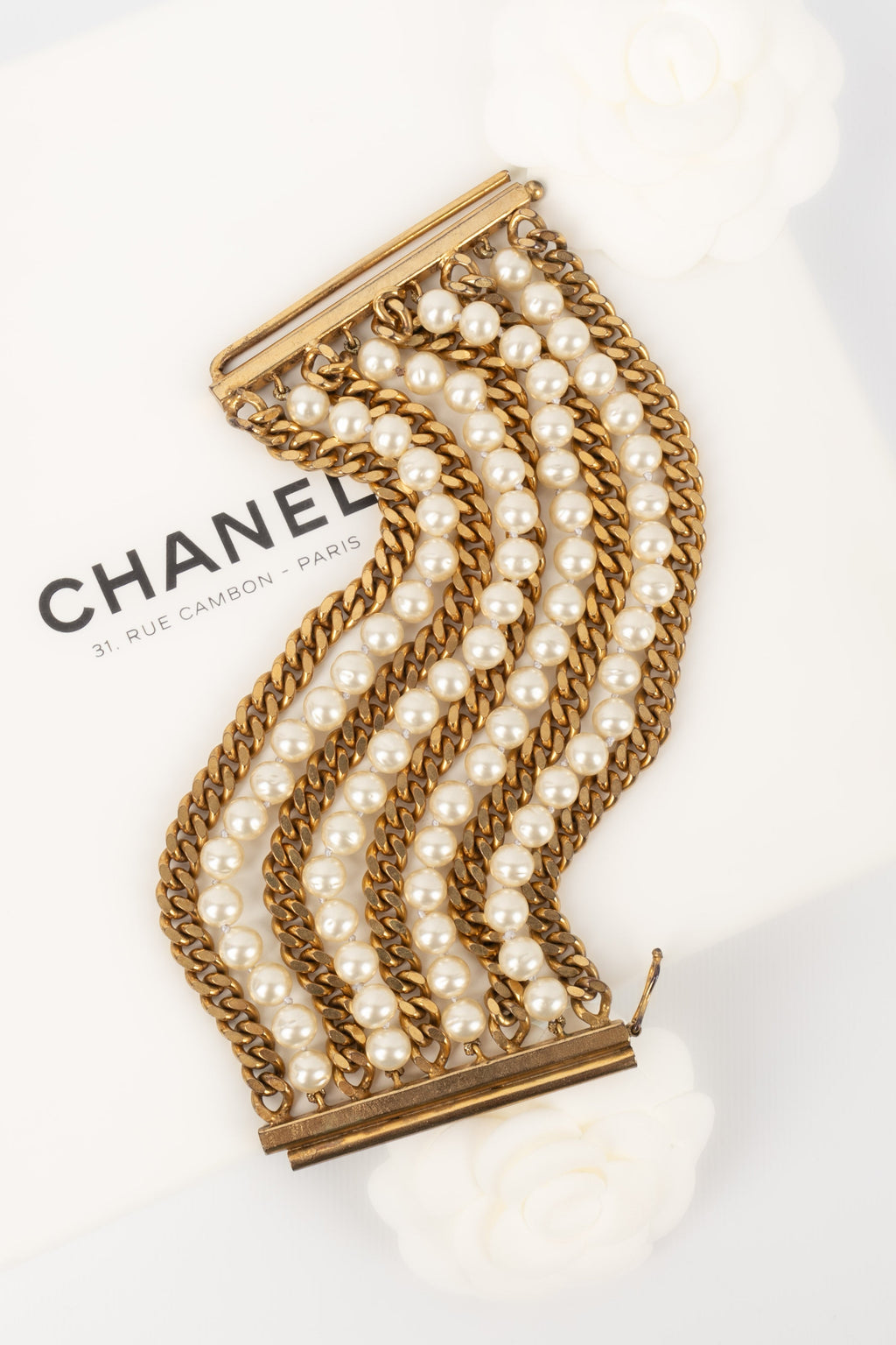Bracelet de perles nacrées Chanel