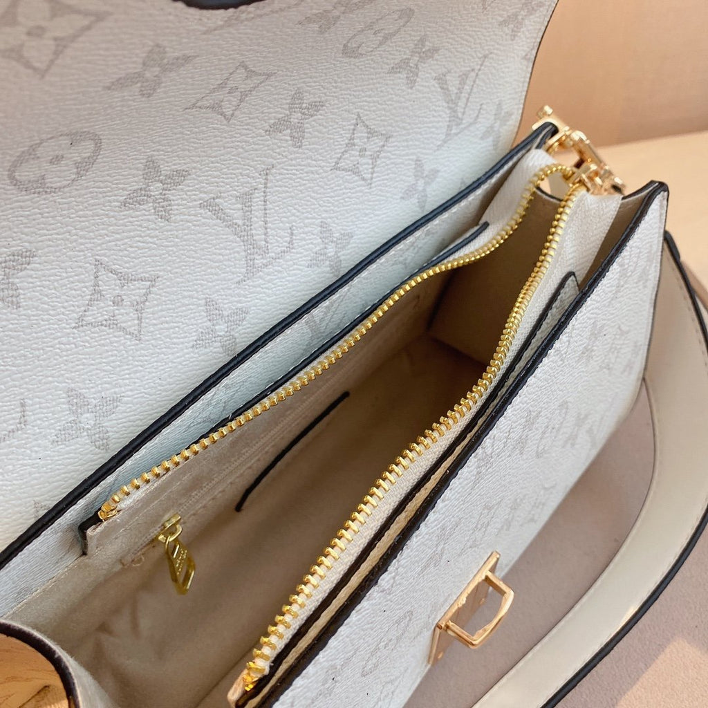Aura Bags - Luxury Handbags Louis Vuitton 090