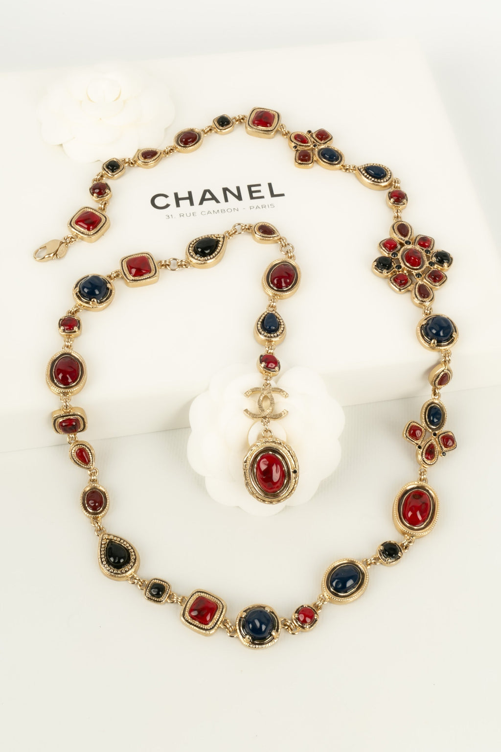 Collier Chanel Croisi��re 2010