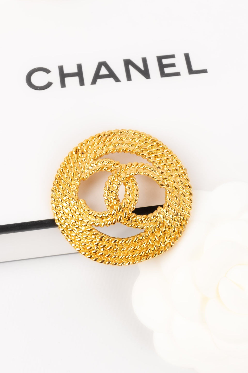 Broche cc Chanel