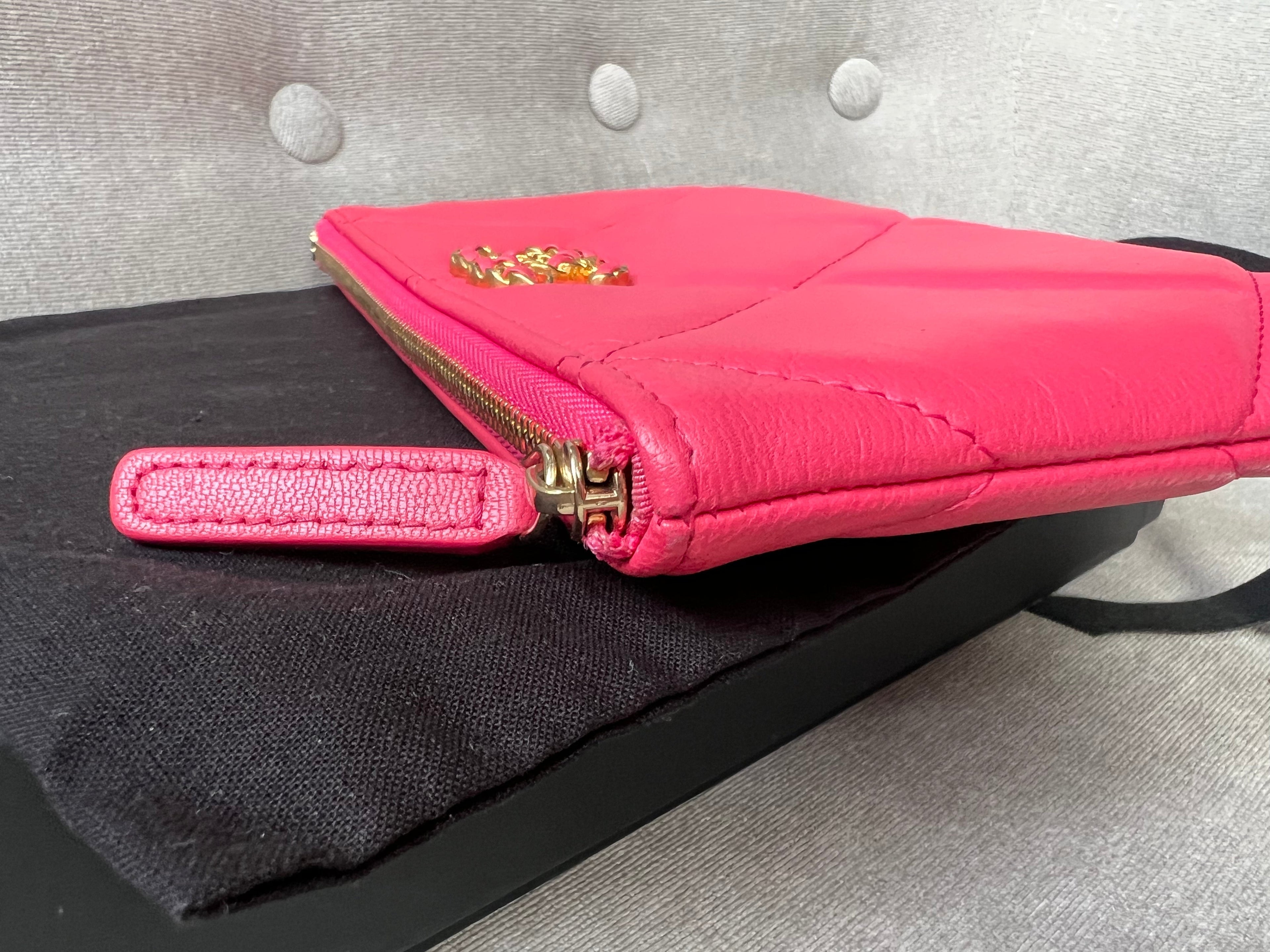 Chanel 19 Pink Small Ocase
