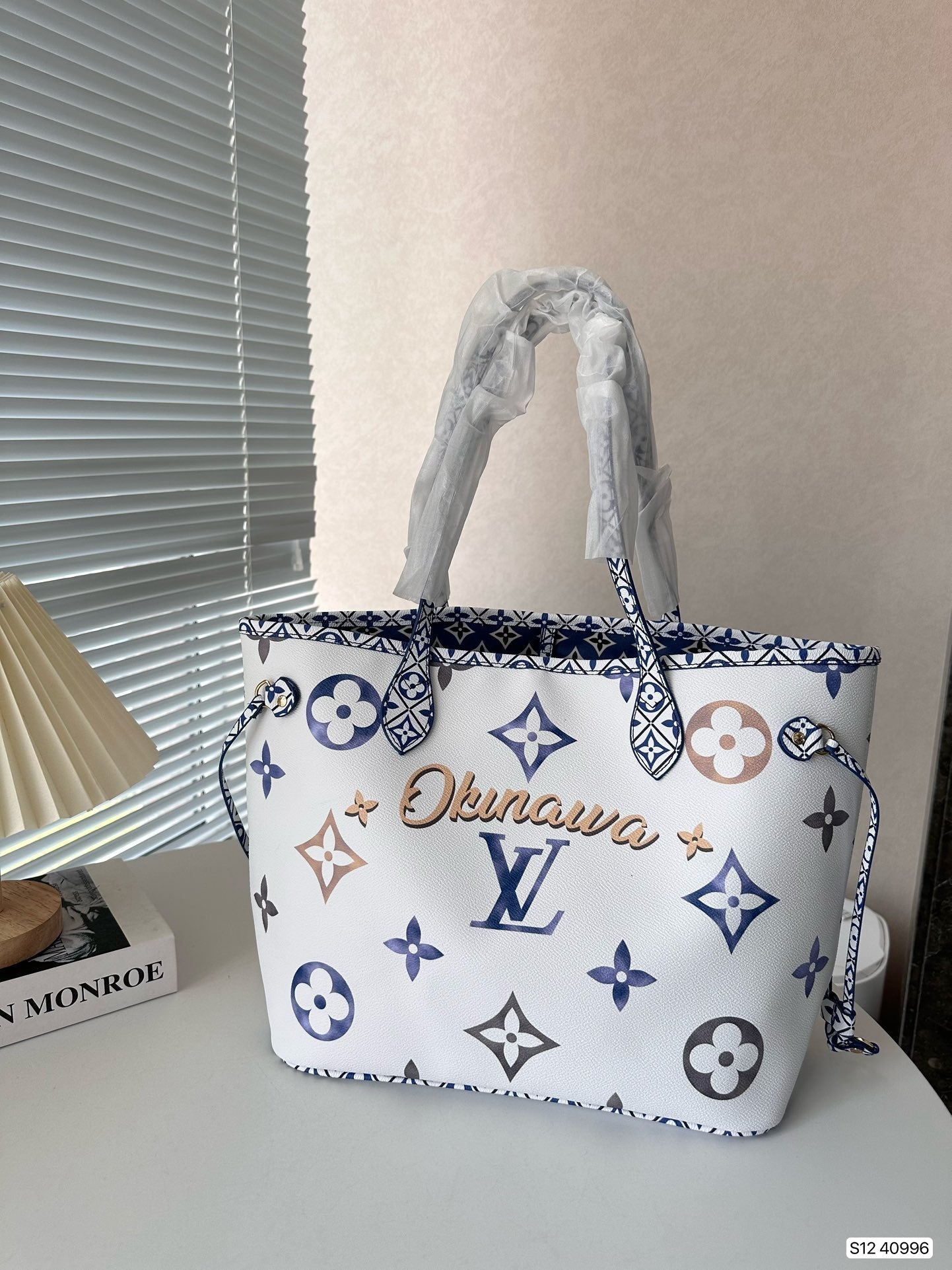 Luxury Bags Louis Vuitton  842