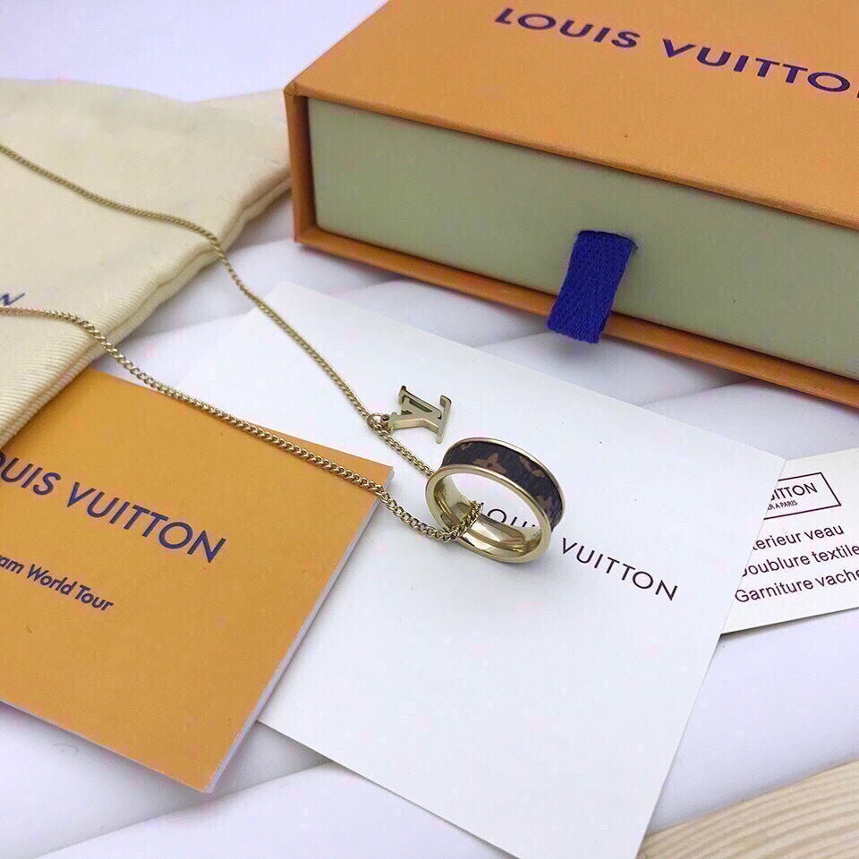 BG - Holiday Necklace louis vuitton001