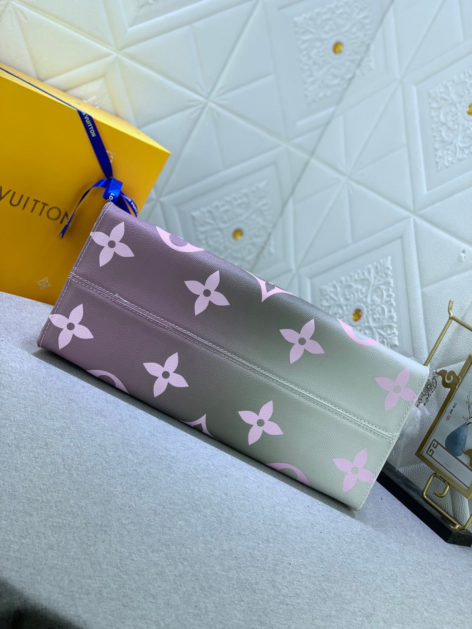 Luxury Bags Louis Vuitton  750