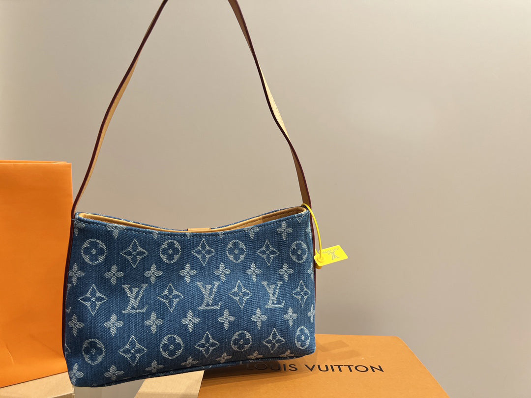 Luxury Bags Louis Vuitton  758