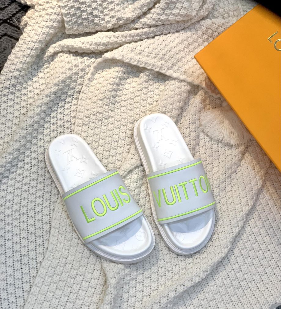 louis vuitton Women's Pool Pillow Flat Comfort Mule White For Women LV