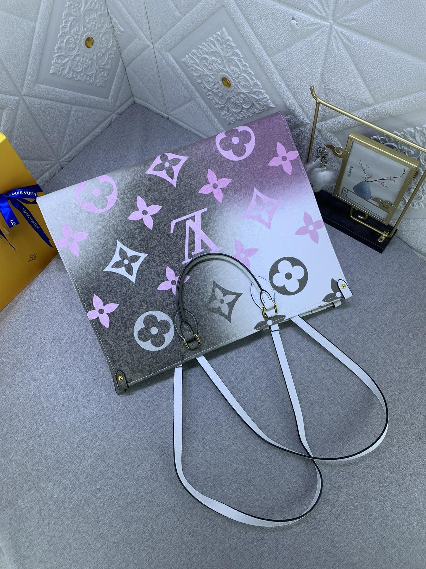 Luxury Bags Louis Vuitton  750
