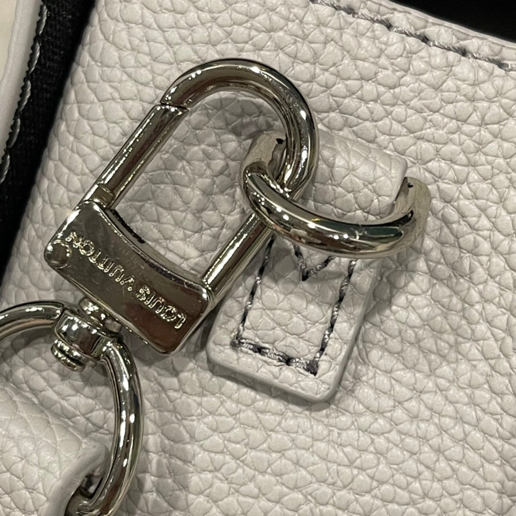 Luxury Bags Louis Vuitton  865