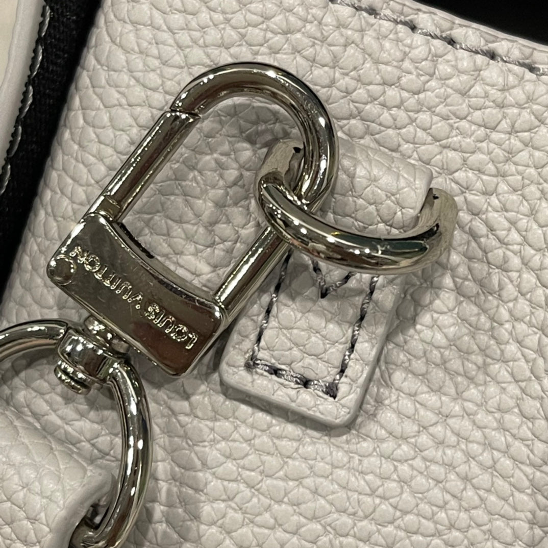 Luxury Bags Louis Vuitton  865