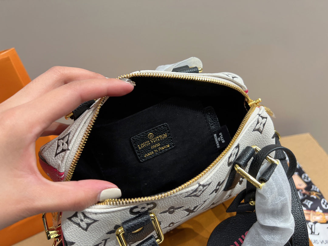 Luxury Bags Louis Vuitton  733