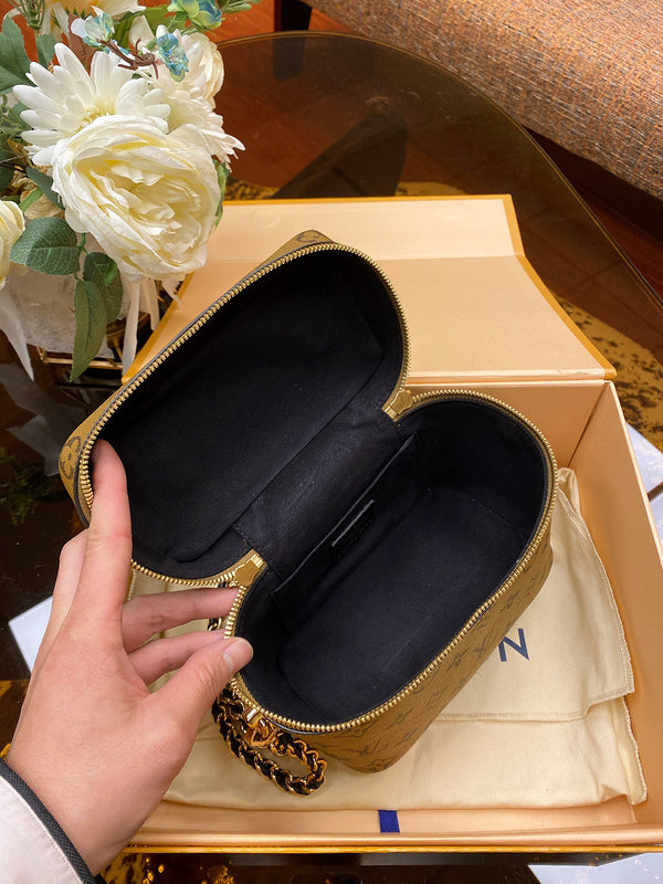Louis Vuitton Luxury Bags 2670