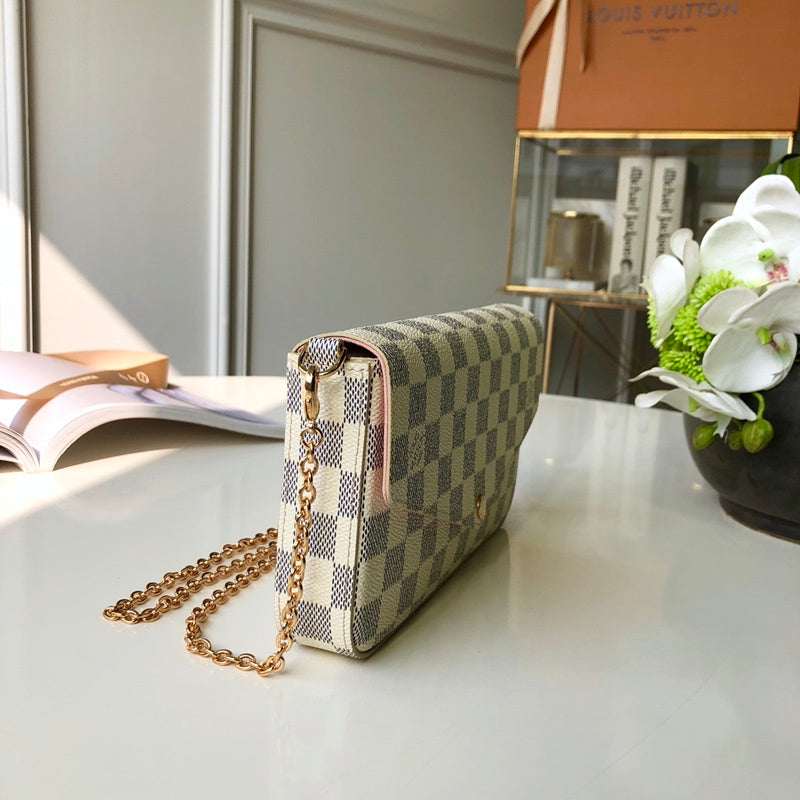 Louis Vuitton Luxury Bags 2607