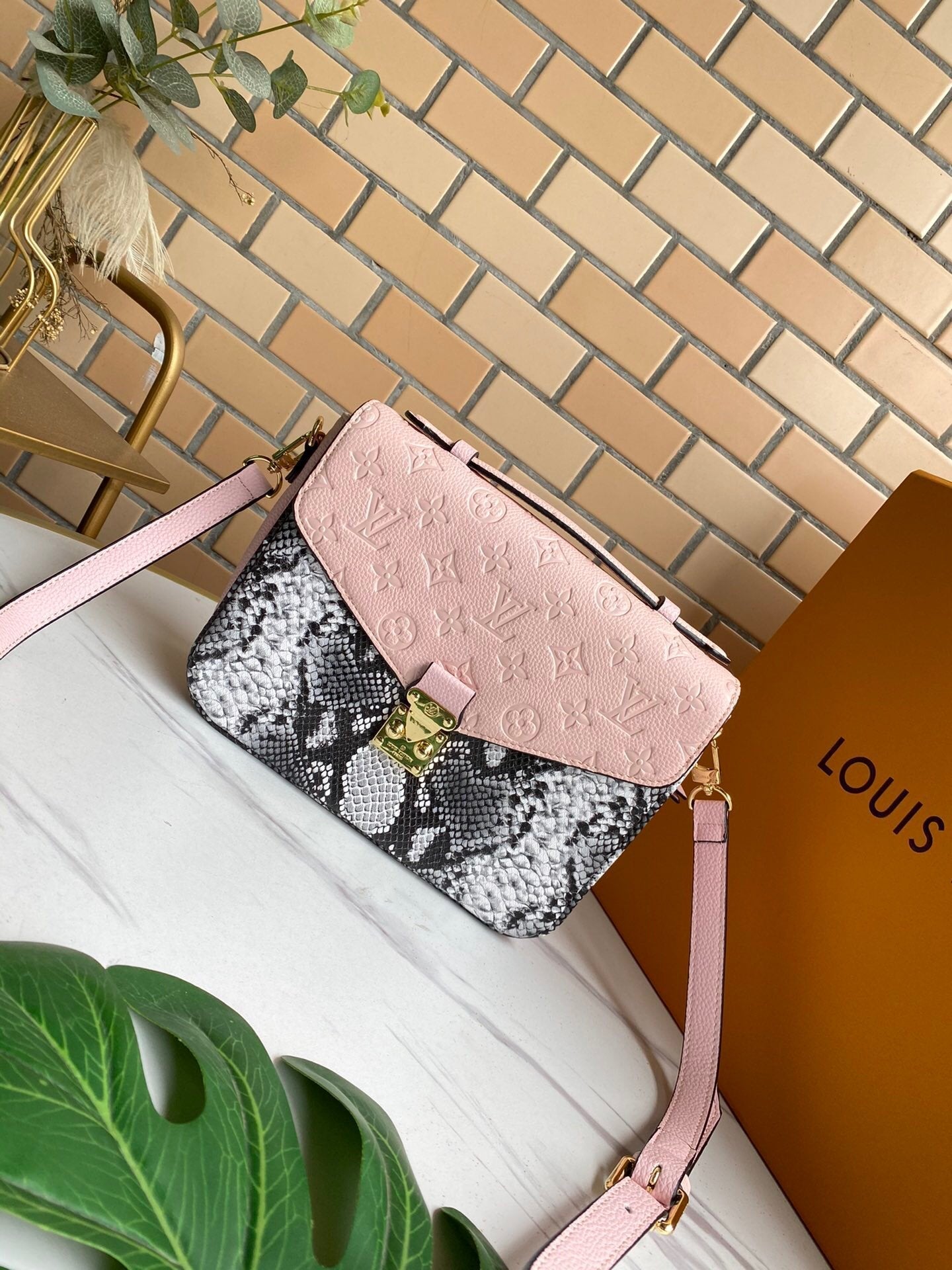 Designer Handbags louis vuitton 126