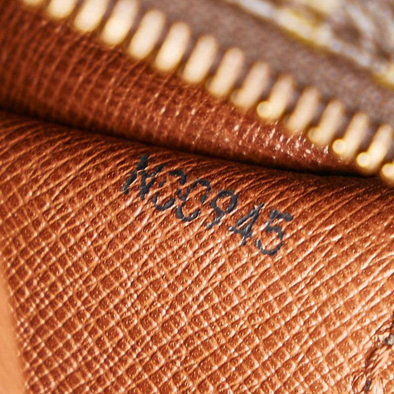 Louis Vuitton Papillon 26 Handbag