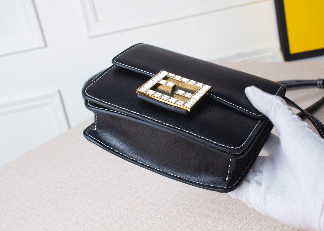 Designer Handbags Fendi 074