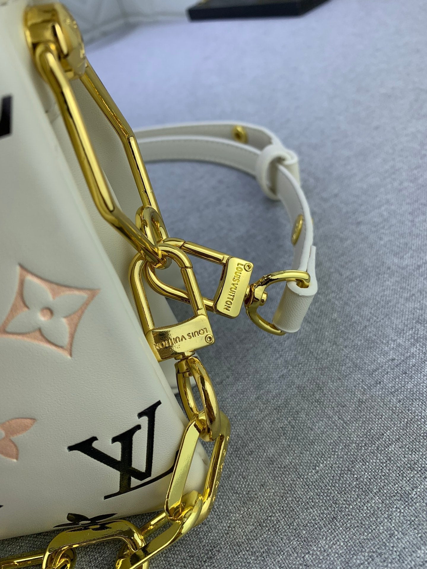 Luxury Bags Louis Vuitton  881