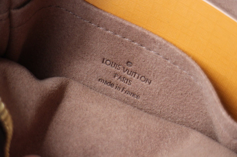 Louis Vuitton Luxury Bags 1798