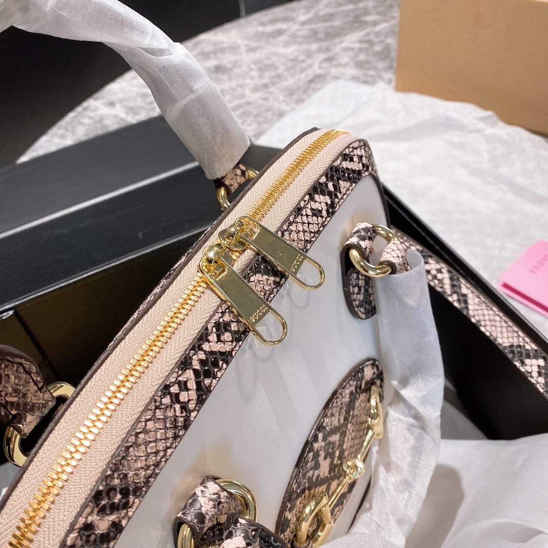 Designer Handbags Gucci 047