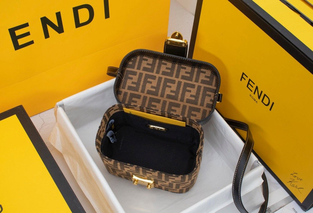 Designer Handbags Fendi 023