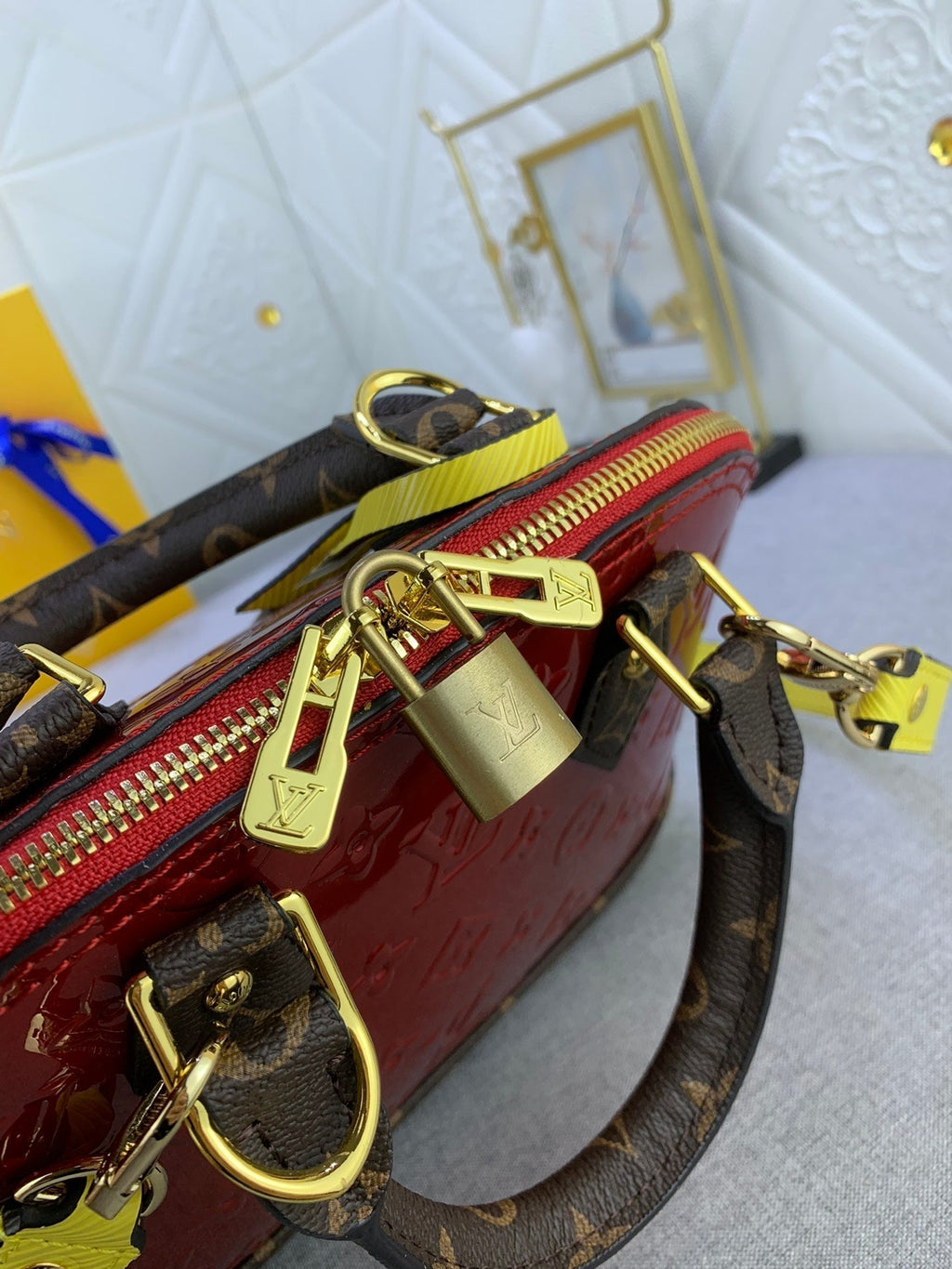 Luxury Bags Louis Vuitton  836