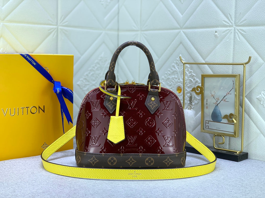 Luxury Bags Louis Vuitton  837