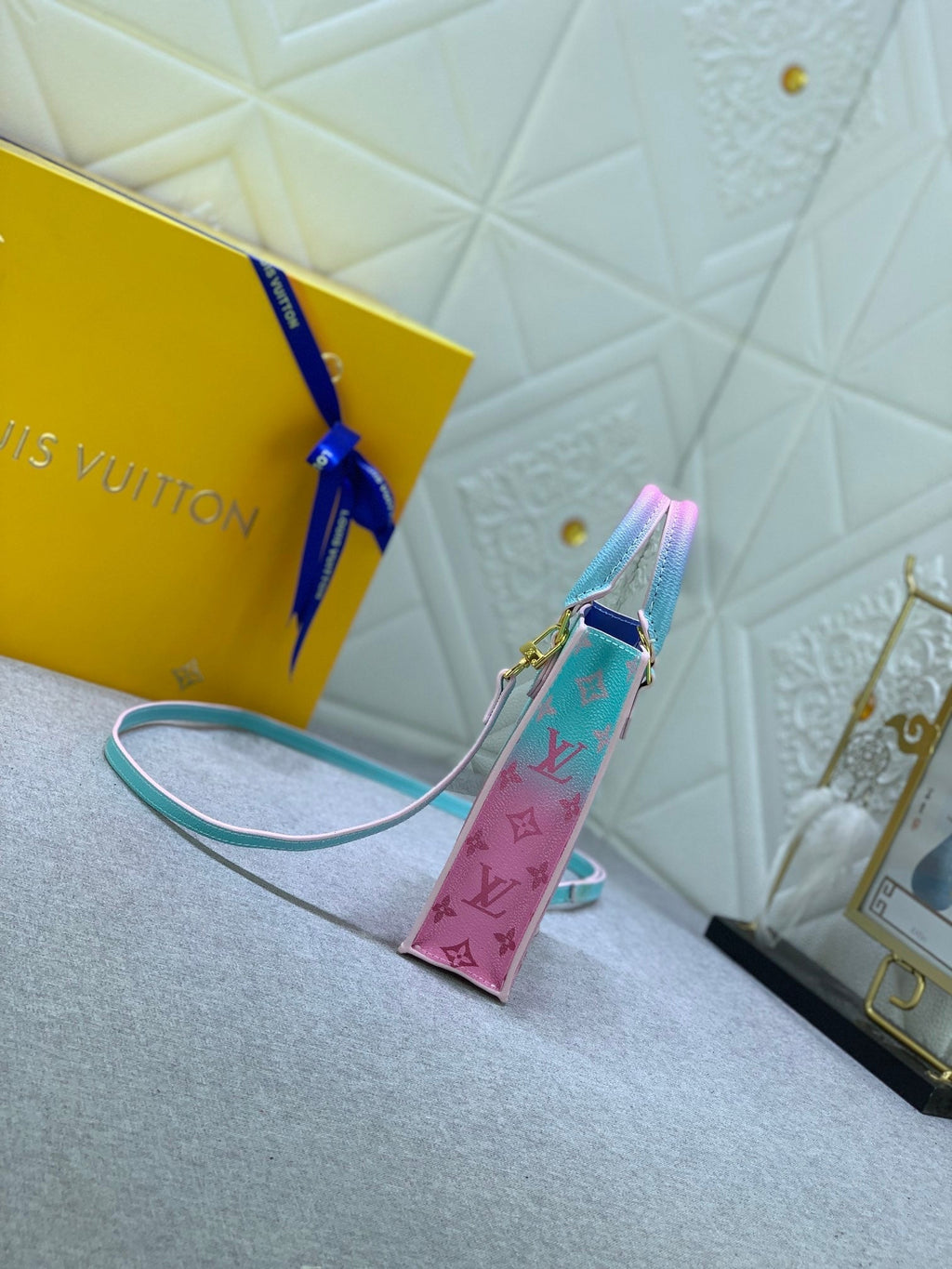 Luxury Bags Louis Vuitton  824
