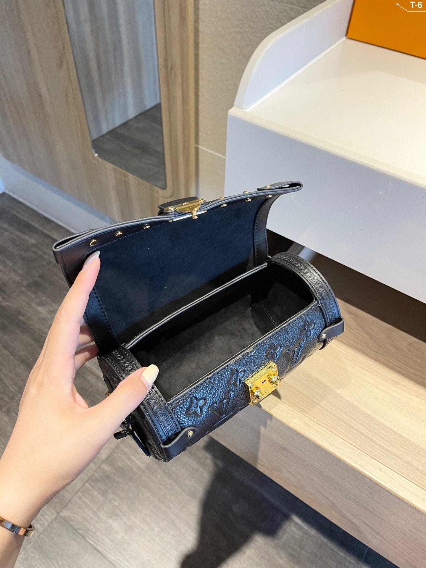 Designer Handbags louis vuitton 494