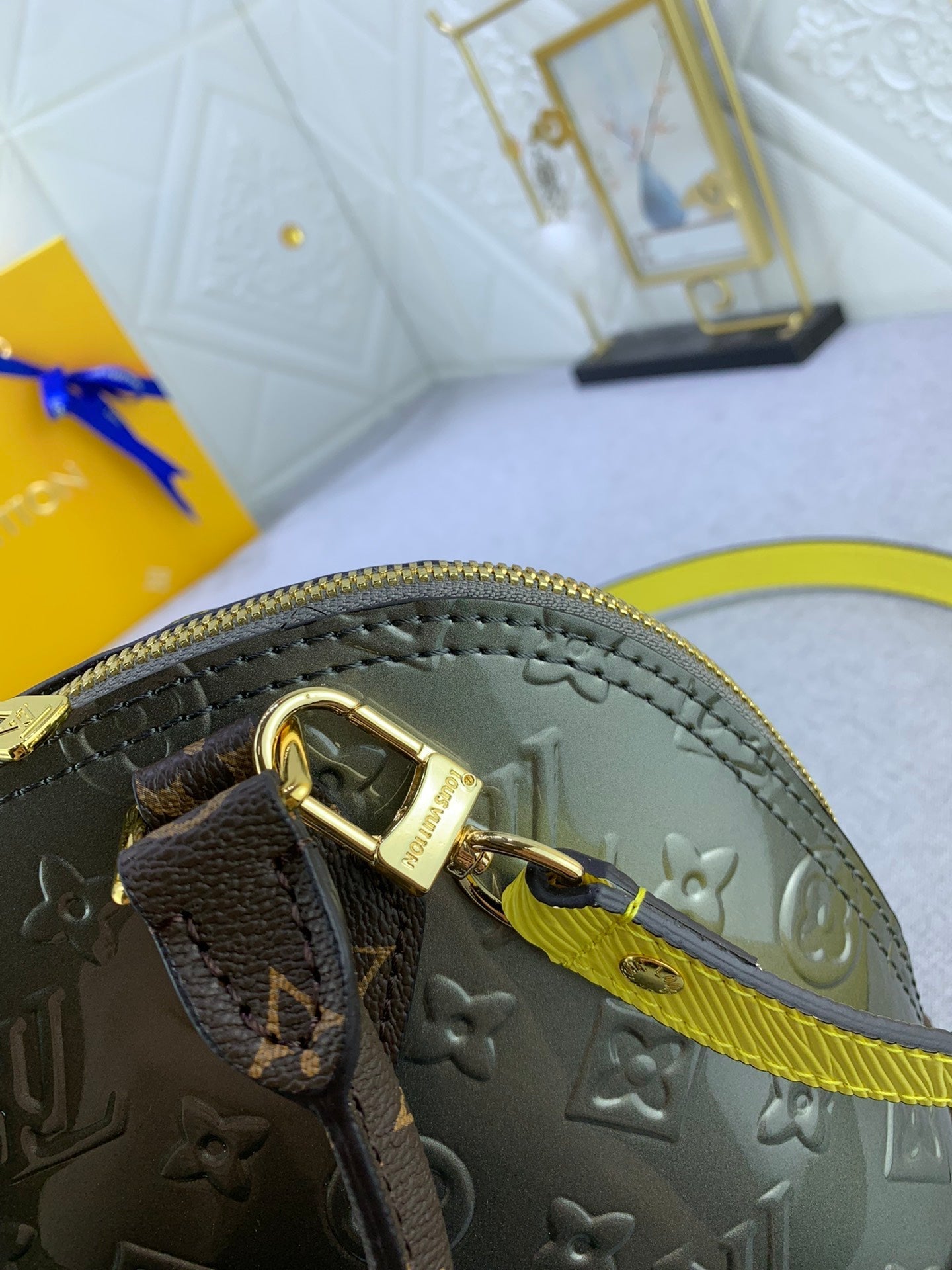 Luxury Bags Louis Vuitton  838