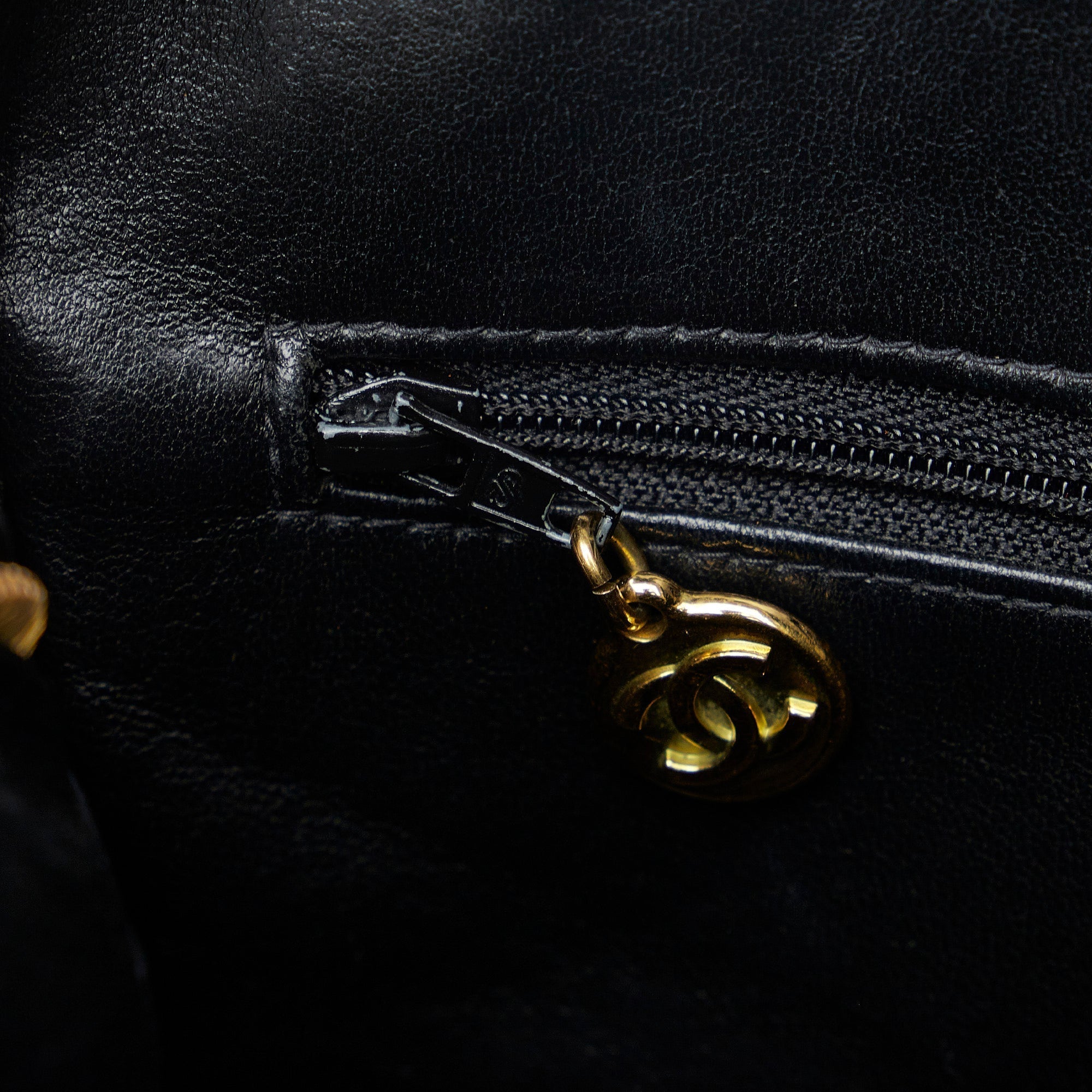 CHANEL CC Matelasse Tassel Camera Bag