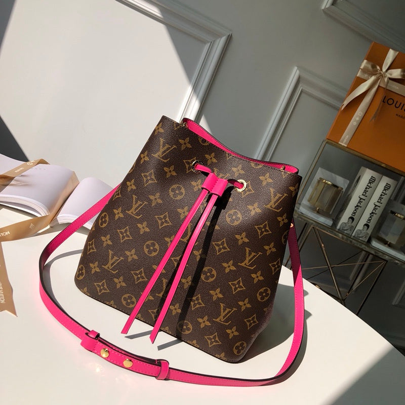 Louis Vuitton Luxury Bags 2690